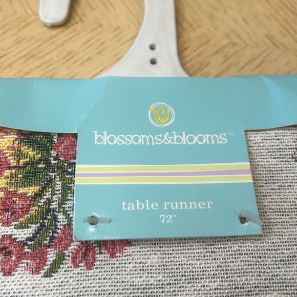Blossom & Blooms Easter Bunny Table Runner  NWT - Picture 4 of 9